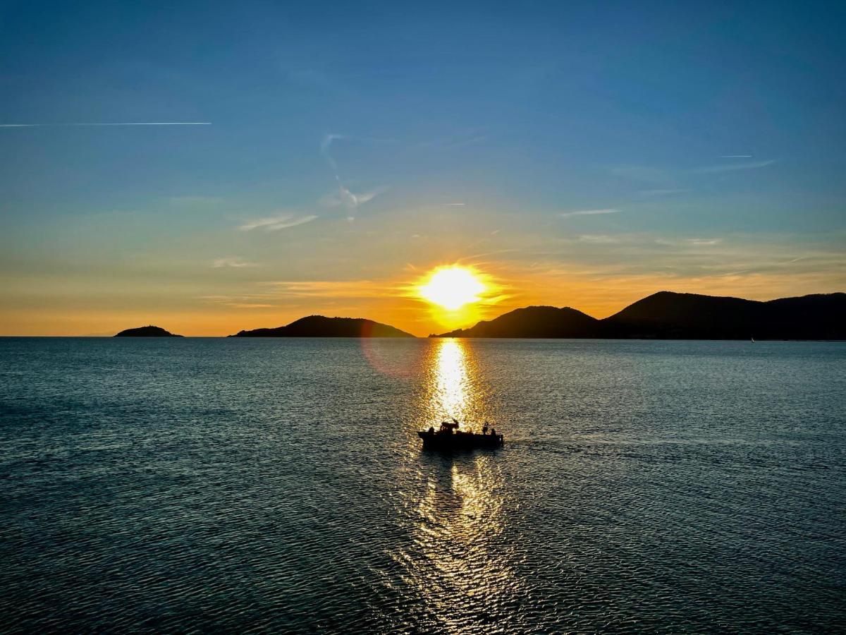 Il Sogno Dei Poeti Apartment Lerici Exterior foto
